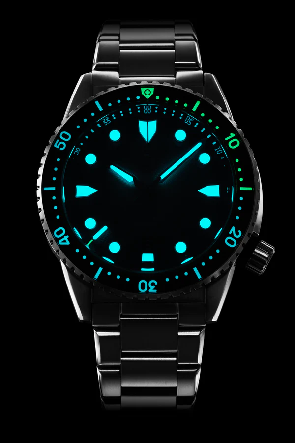 Zelos Great White 43mm Ti Arctic - SeriousWatches.com Zelos Great White 43mm Ti Arctic - SeriousWatches.com