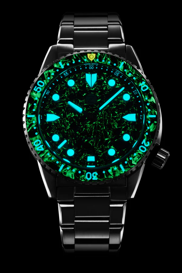 Zelos Great White 43mm Ti Carbon - SeriousWatches.com Zelos Great White 43mm Ti Carbon - SeriousWatches.com