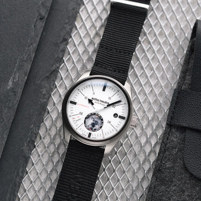 Echo/Neutra Averau 39 Moon Phase Big Moon White Full Lume