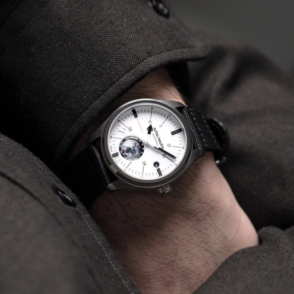 Echo/Neutra Averau 39 Moon Phase Big Moon White Full Lume