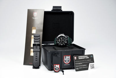 Luminox Master Carbon Seal XS.3877 (Pre-owned)