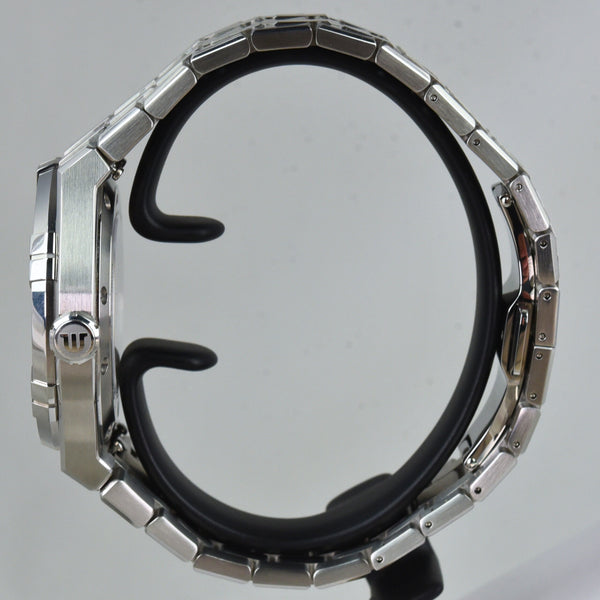 Maurice Lacroix Aikon Automatic Date 42mm AI6008-SS00F-630-D (Pre-owned)