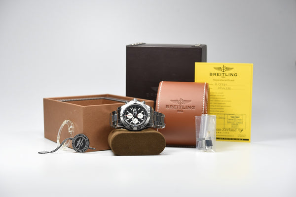 Breitling Super Avenger II A13371 (Pre-owned)