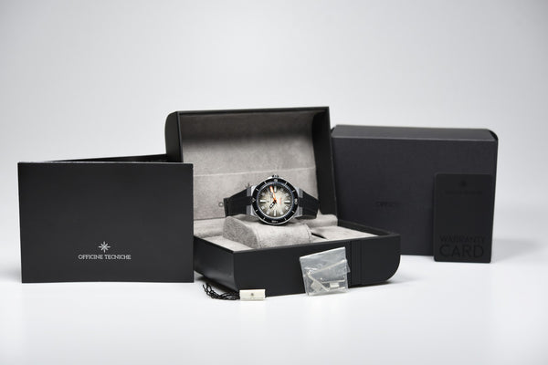 Officine Tecniche Pugnochiuso 01 (Pre-owned)