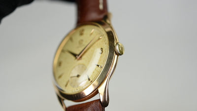 Omega 2619 18kt gold (Pre-owned)
