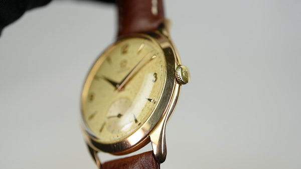 Omega 2619 18kt gold (Pre-owned)