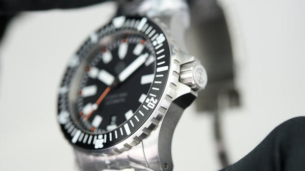 Helm Vanuatu Steel (Pre-owned)