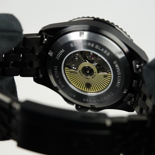 Revelot Hexmariner 39 Marble Carbon Black DLC (Pre-owned)