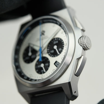 RZE Valour Chronograph Crusader White (Pre-owned)