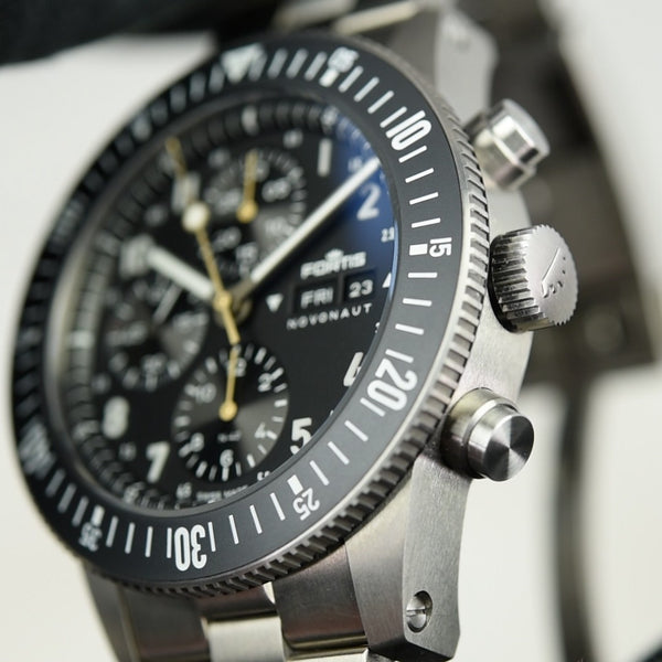 Fortis Novonaut N-42 Titanium Legacy (Pre-owned)