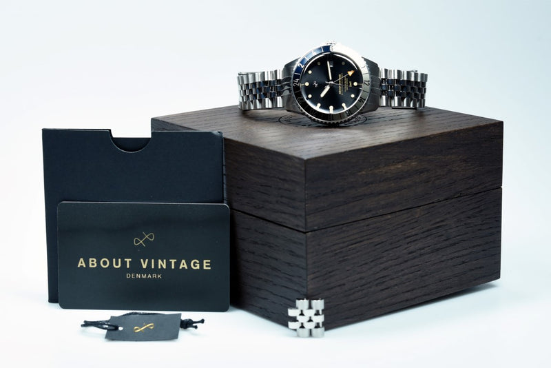 時計 about vintage 1982 GMT WORLD TRAVELER Amazon.com: About Vintage 1982 GMT World Traveler Watch for