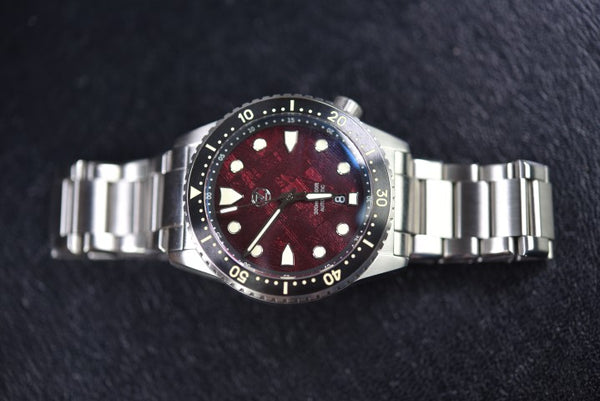 Zelos Great White V2 Blood Moon Meteorite (B-stock)